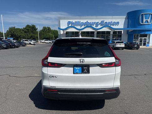 Used 2025 Honda CR-V LX image 3