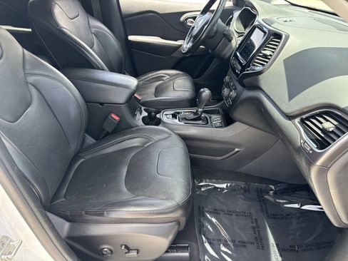 Used 2020 Jeep Cherokee Limited FWD image 12