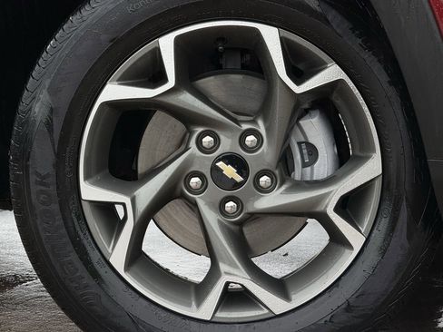 Used 2025 Chevrolet Trax LT w/ LT Convenience Package FWD image 10