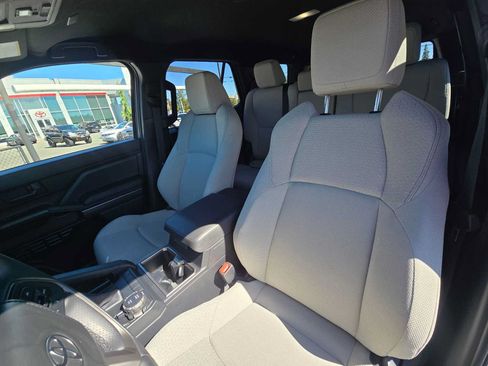Certified 2025 Toyota 4Runner SR5 AWD/4WD image 22