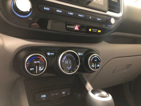 New 2026 Hyundai Venue SEL FWD image 27