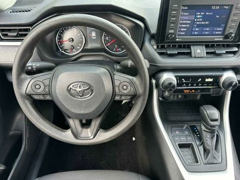 Used 2021 Toyota RAV4 LE image 16