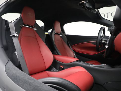 Used 2023 McLaren Artura image 27