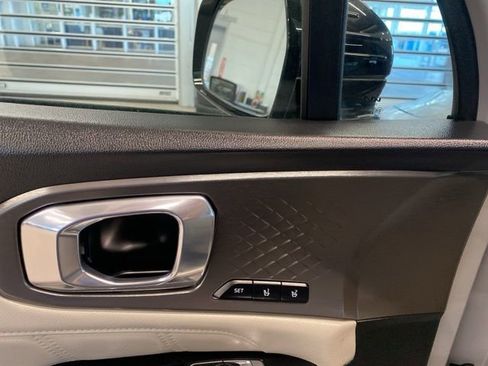 Used 2023 Kia Sorento SX image 32