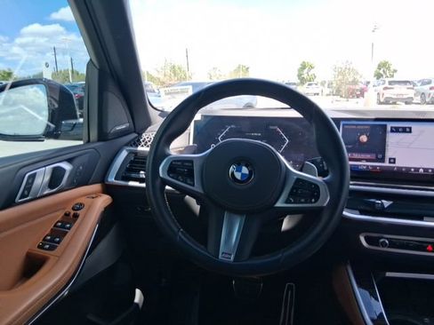 Used 2026 BMW X5 sDrive40i w/ M Sport Package RWD image 9