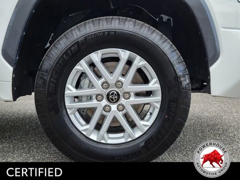 Used 2022 Toyota Tundra SR5 w/ SR5 Convenience Package image 11