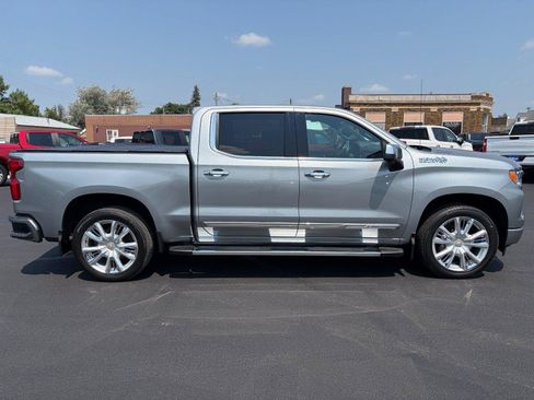 Used 2025 Chevrolet Silverado 1500 High Country w/ Technology Package AWD/4WD image 6