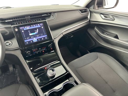 Used 2023 Jeep Grand Cherokee L Laredo image 21