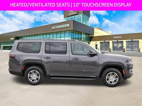 Used 2023 Jeep Wagoneer 2WD image 4