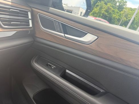 New 2026 Volkswagen Atlas SE FWD image 31