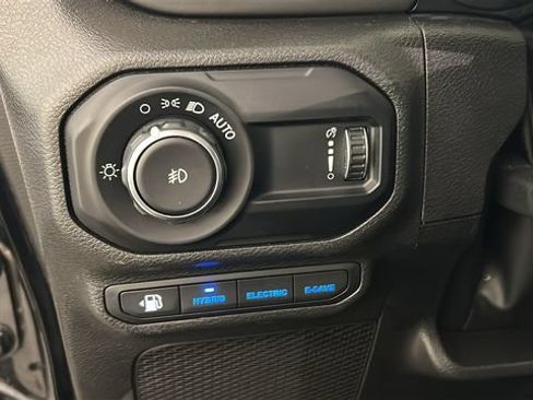 Used 2023 Jeep Wrangler Unlimited w/ Cold Weather Group AWD/4WD image 18
