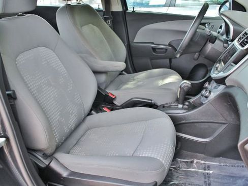 Used 2020 Chevrolet Sonic LT image 15