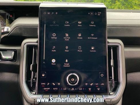 Used 2025 GMC Yukon XL Denali AWD/4WD image 29