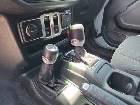 Used 2024 Jeep Wrangler Sport S image 10