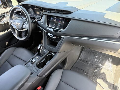 Certified 2024 Cadillac XT5 Premium Luxury w/ Technology Package FWD image 13