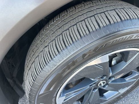 Used 2025 Nissan Rogue SV image 31