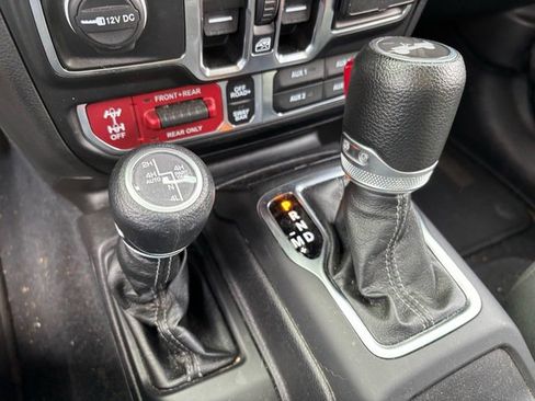 Used 2024 Jeep Wrangler Unlimited Rubicon 4xe image 32