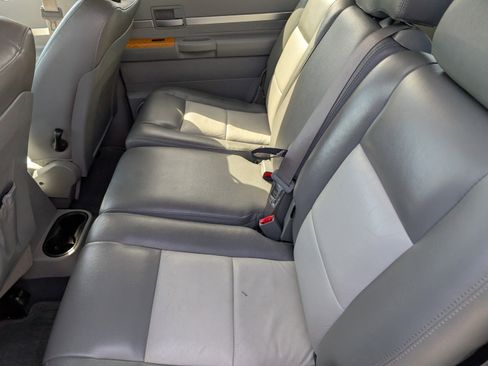 Used 2007 Chrysler Aspen Limited w/ Trailer Tow Group image 21