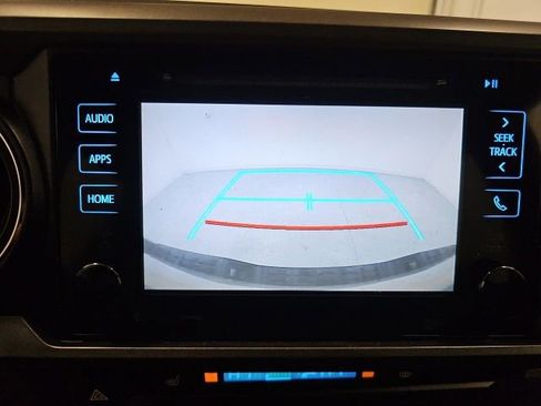 Used 2017 Toyota Tacoma TRD Off-Road image 25