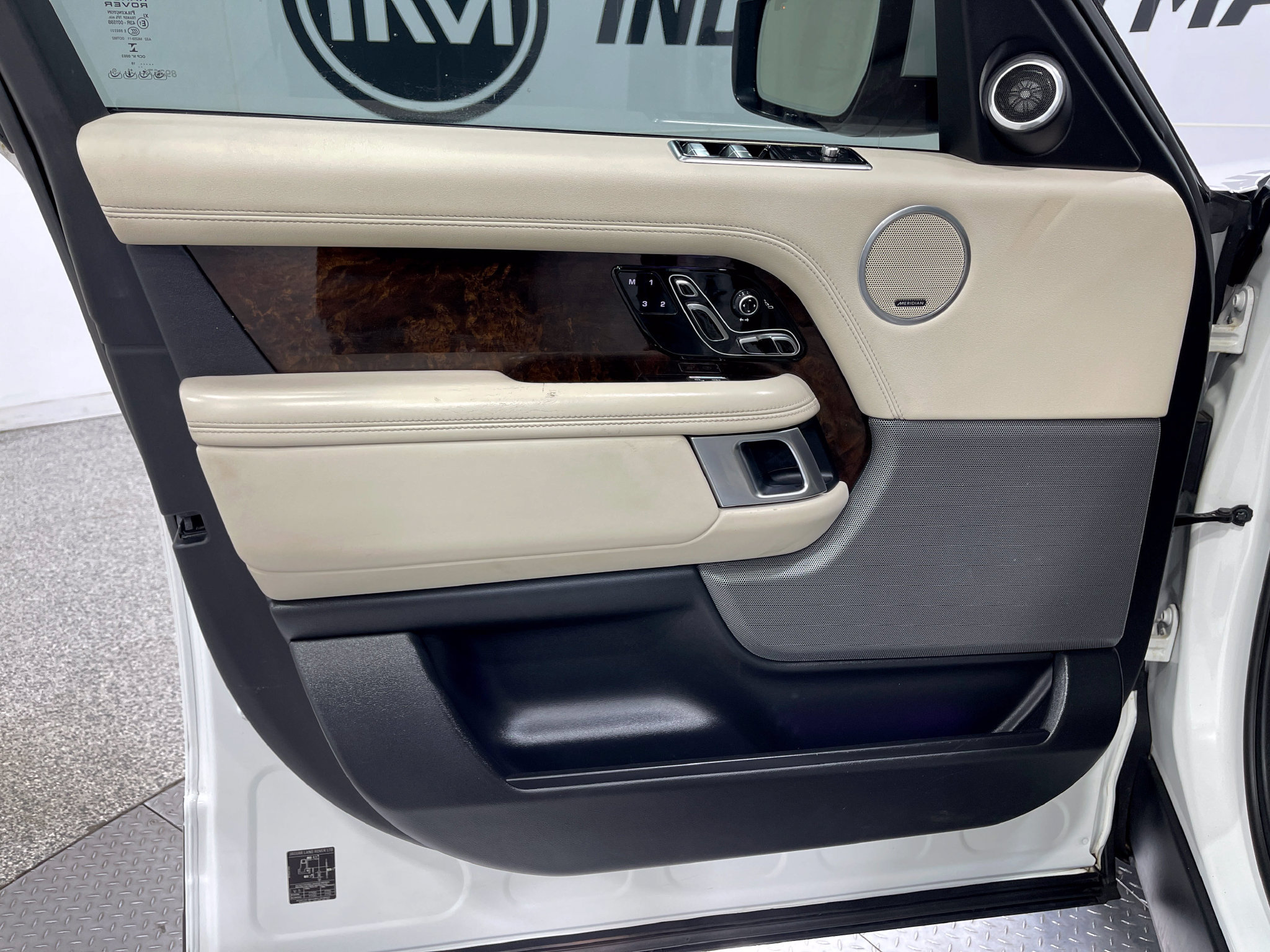 Used 2018 Land Rover Range Rover Supercharged AWD/4WD image 15