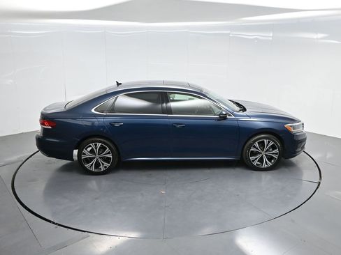 Used 2022 Volkswagen Passat 2.0T SE FWD image 54