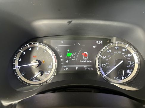 Used 2022 Toyota Highlander XLE image 27