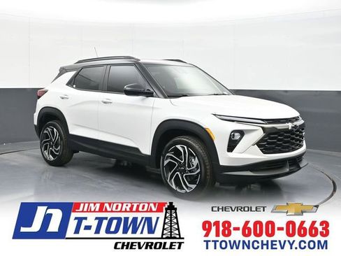 New 2026 Chevrolet TrailBlazer RS w/ Convenience Package AWD/4WD image 1