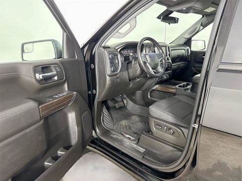 Used 2021 Chevrolet Silverado 1500 LT Trail Boss image 3