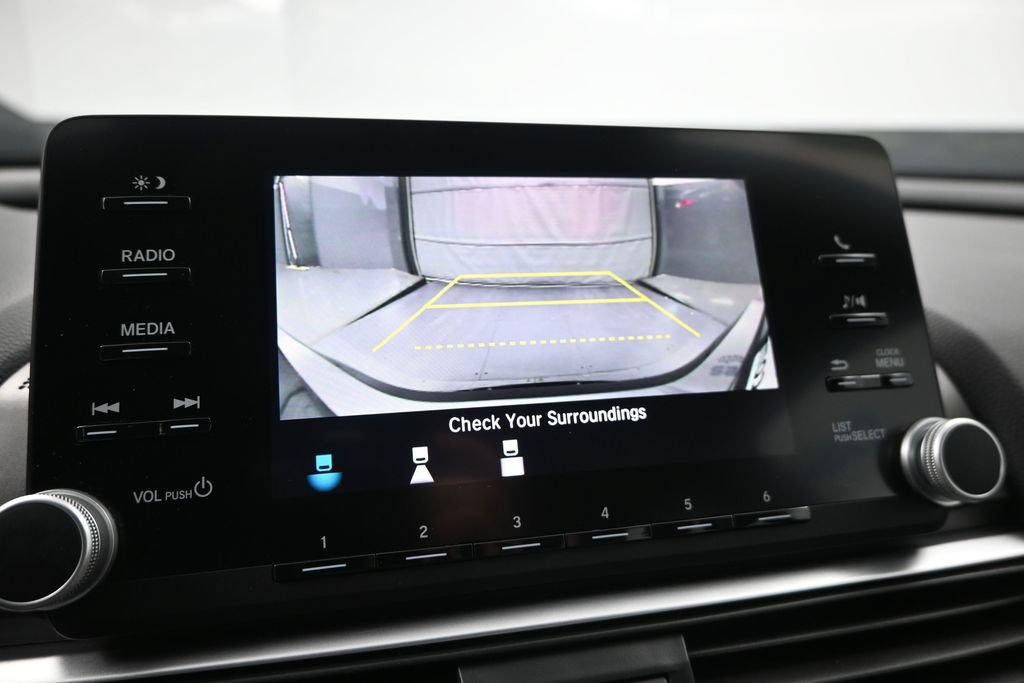 Used 2018 Honda Accord LX image 17