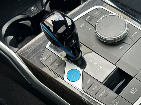 Used 2023 BMW i4 eDrive35 image 24