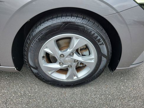 Certified 2021 Hyundai Elantra SE image 6