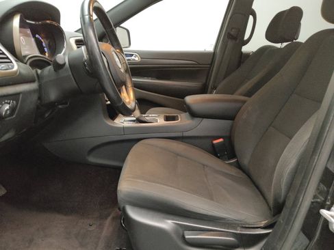 Used 2016 Jeep Grand Cherokee Laredo image 17