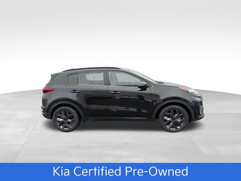 Certified 2022 Kia Sportage Nightfall Edition image 4