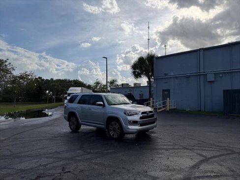 Used 2018 Toyota 4Runner Limited image 8