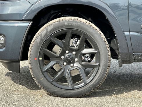 New 2026 RAM 1500 Laramie AWD/4WD image 24