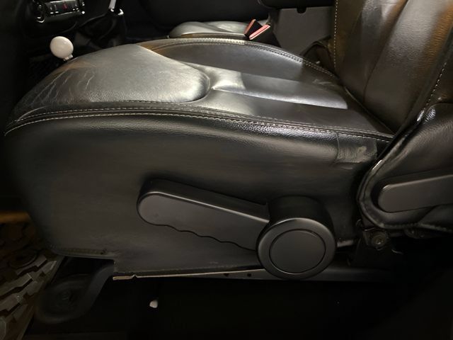 Used 2015 Jeep Wrangler Unlimited Rubicon AWD/4WD image 10