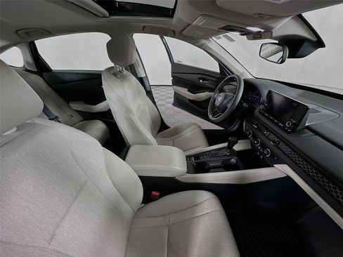 Certified 2025 Honda Accord SE image 27