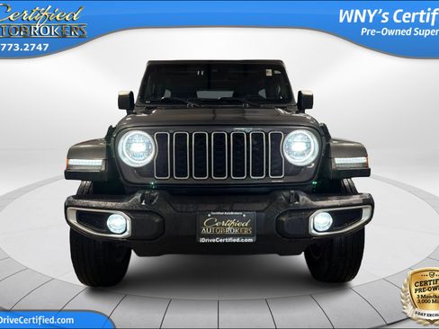 Used 2025 Jeep Wrangler Unlimited Sahara AWD/4WD image 2