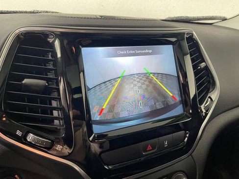 Certified 2022 Jeep Cherokee Limited w/ Elite Package image 9