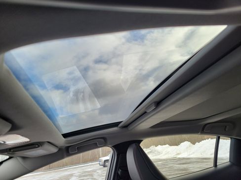 Used 2024 Toyota Prius Prime SE image 27