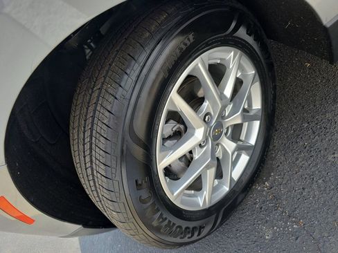 Used 2024 Chevrolet Equinox LT AWD/4WD image 32