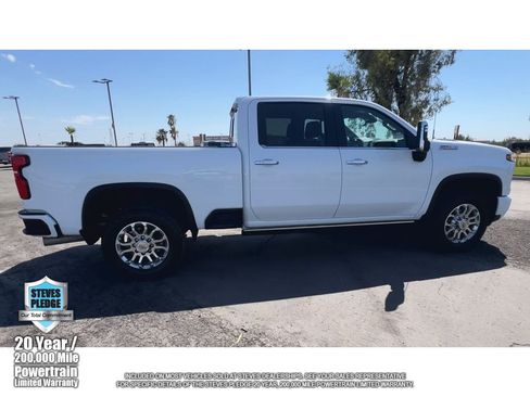 Used 2024 Chevrolet Silverado 2500 LTZ w/ LTZ Plus Package AWD/4WD image 2
