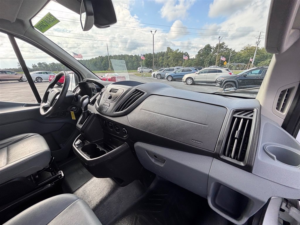 Used 2019 Ford Transit 250 130 Low Roof RWD image 21