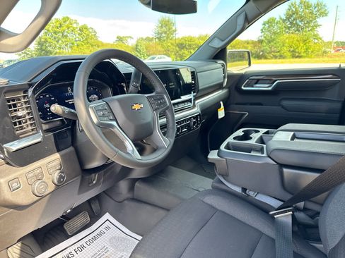 New 2026 Chevrolet Silverado 1500 LT w/ Z71 Off-Road Package image 14