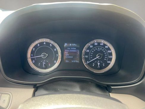 Used 2020 Hyundai Venue SEL FWD image 16