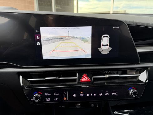 Used 2024 Kia Niro EX image 22