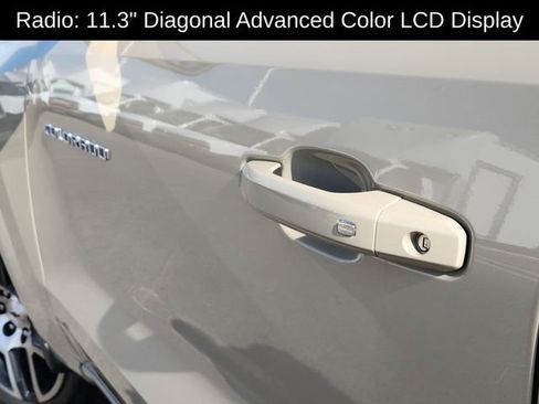 Used 2023 Chevrolet Colorado Z71 w/ Z71 Convenience Package 2 image 20