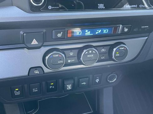 Used 2022 Toyota Tacoma 2WD Double Cab image 27