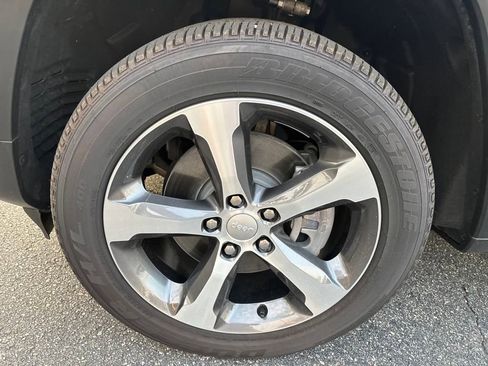 New 2024 Jeep Grand Cherokee Limited 4xe w/ Luxury Tech Group II image 13