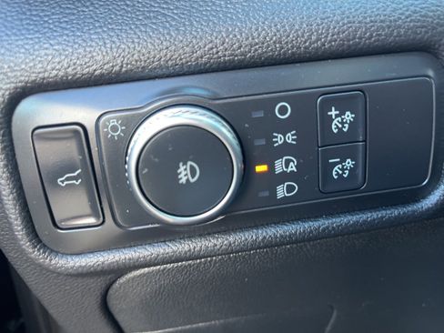 Used 2020 Ford Explorer XLT w/ Equipment Group 202A image 24